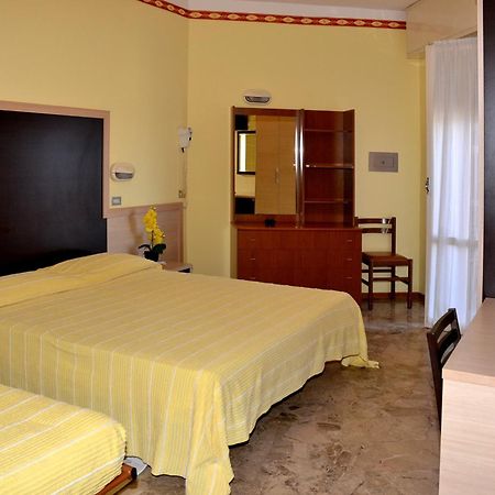 Hotel Marco Polo Μπελάρια-Ιτζέα Μαρίνα Δωμάτιο φωτογραφία